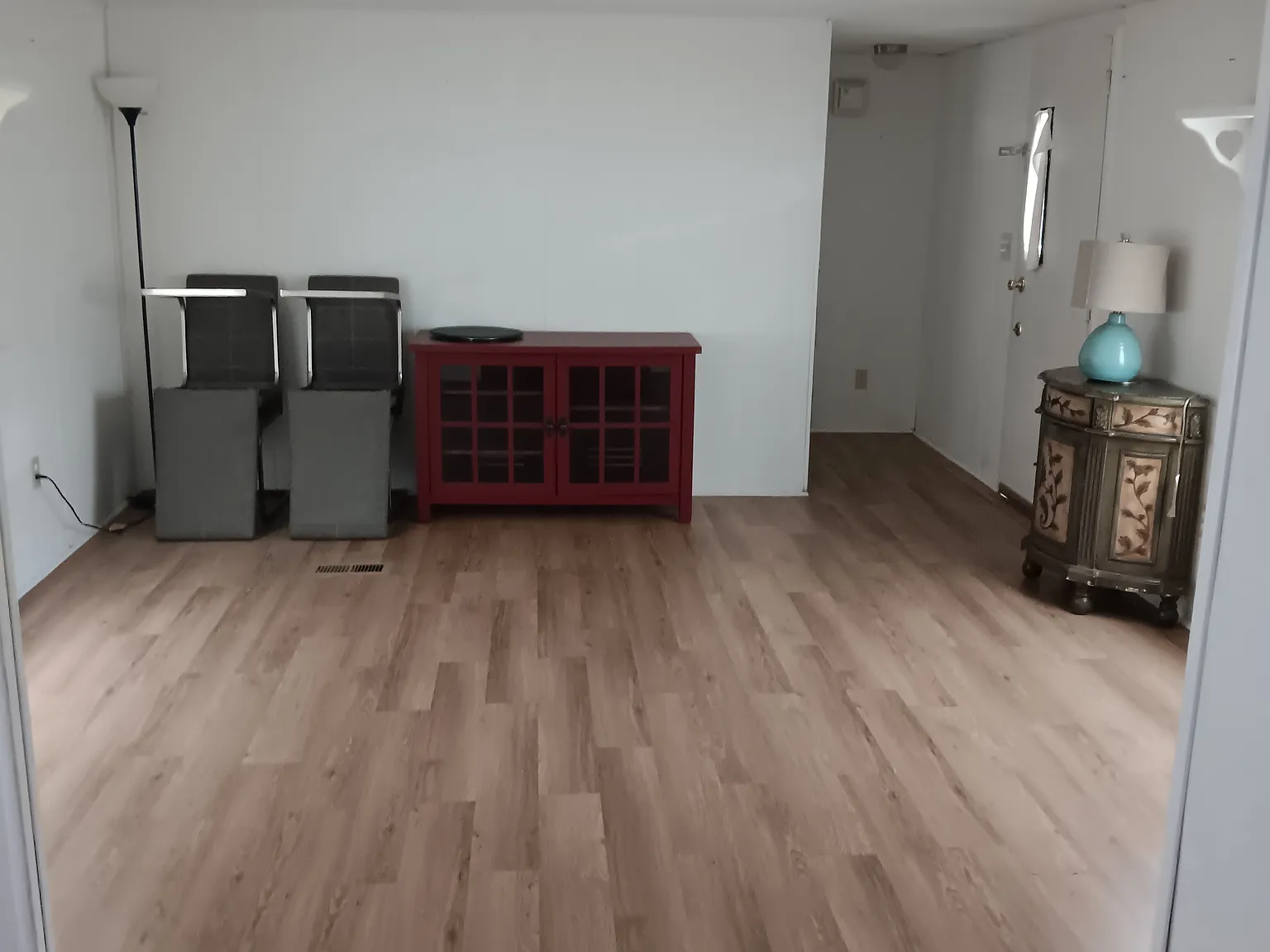 2 bed, 840 sqft, $1,350 — Photo 2