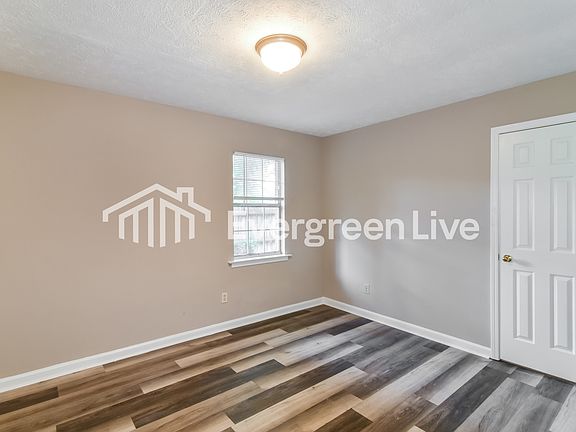 3rd image of 525 Saddlewood Dr