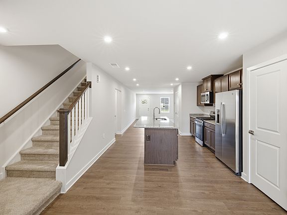 4th image of 424 Moose Meadow Way
