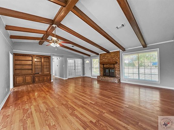 4th image of 36 Iris Ln