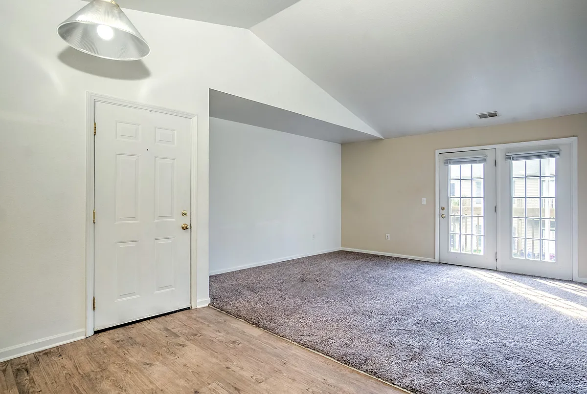 Building Photo - 406 Fairway Mdws #4