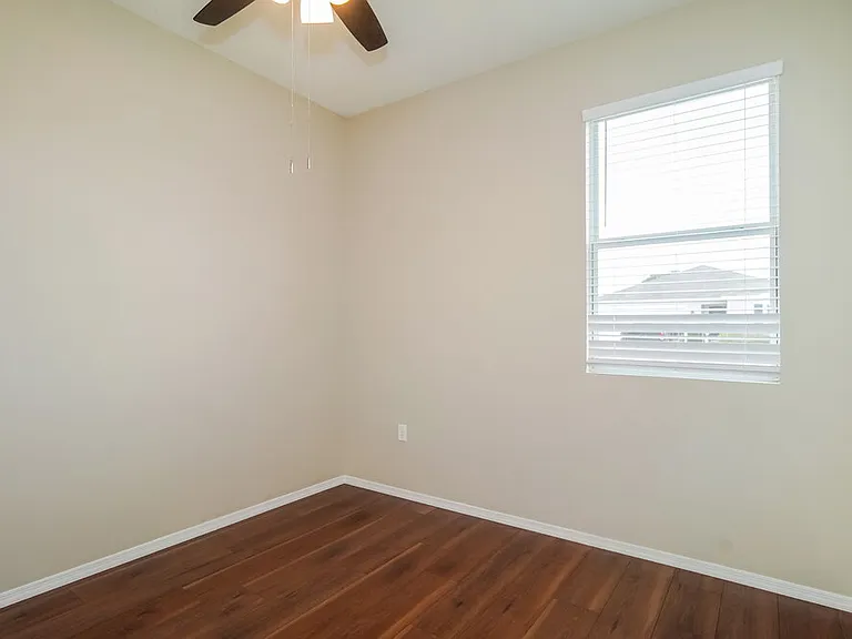 1557 Regent Ct — Photo 12