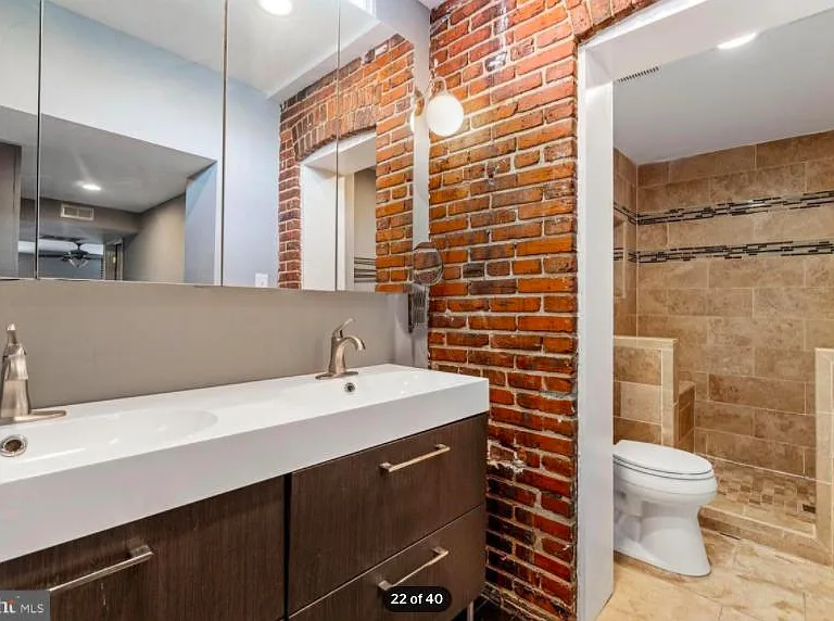 881 W Lombard St — Photo 18