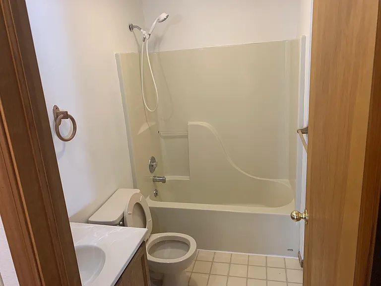 2321 N Glenisle Ave #A — Photo 5