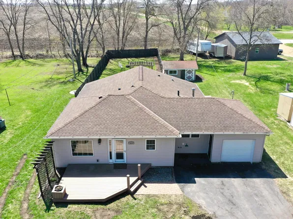 412 Lake Ave S, Spicer, MN 56288