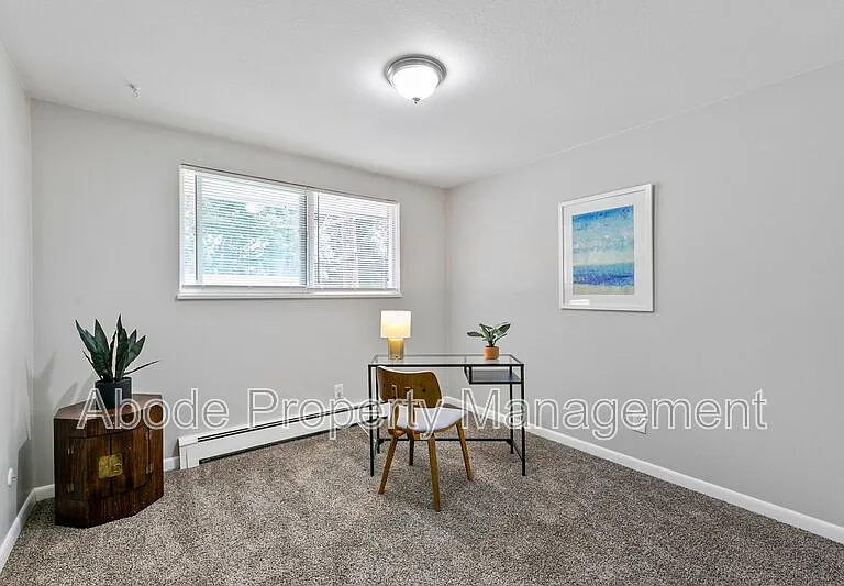 466 W 10th St — Photo 9