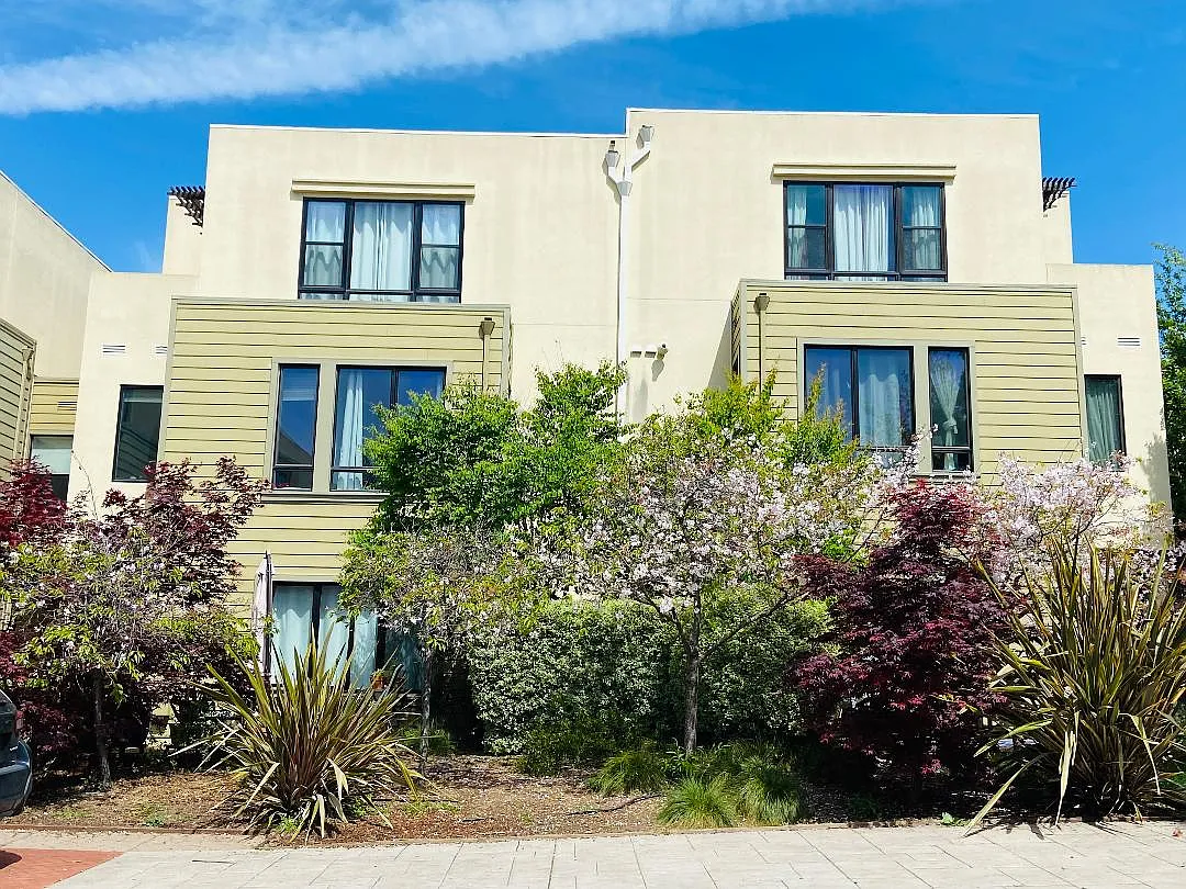 3 bed, 2.5 bath, 1657 sqft, $3,795 — Photo 1