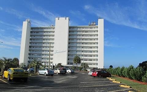 1st image of 2131 Lakeview Dr Unit 504