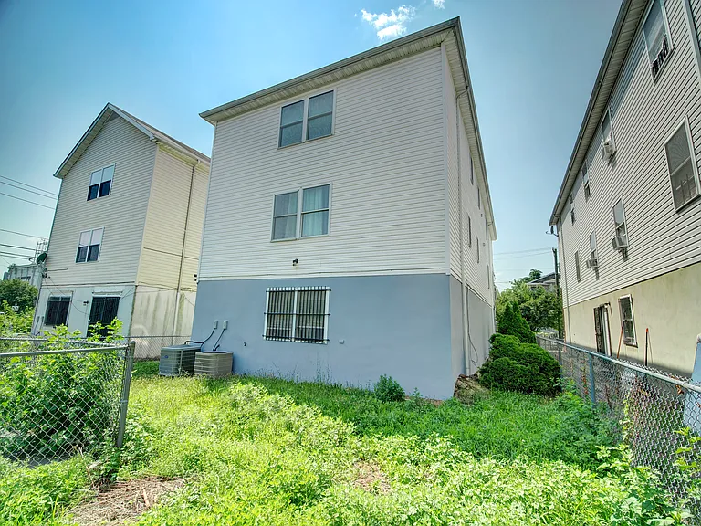 515 Irvine Turner Blvd #2 — Photo 12