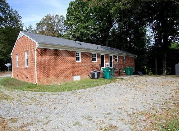 2nd image of 214 & 216 Broaddus Ave