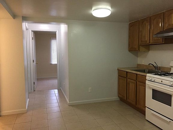 3rd image of 2447 31st Ave