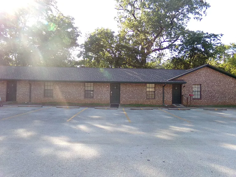 318 Houston St #1-10 — Photo 1
