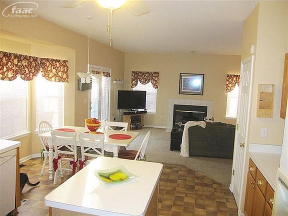 3rd image of 4073 Autumn Wood Dr
