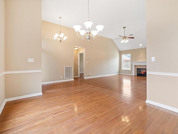 4th image of 1847 Rapids Ct