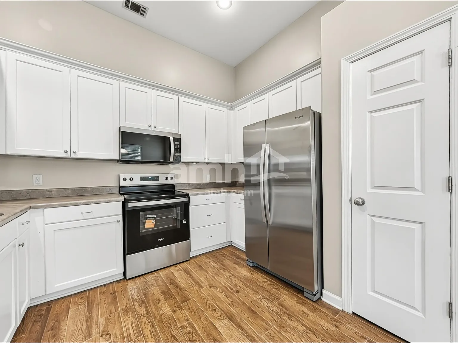 3 bed, 2.0 bath, 1407 sqft, $2,130 — Photo 4