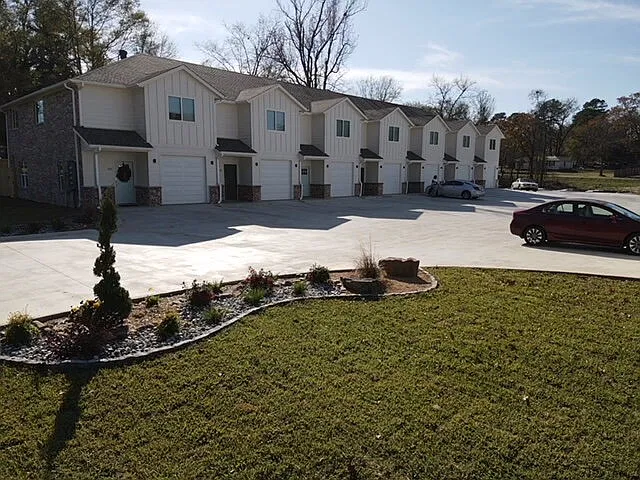 5896 Old Highway 135 N #201