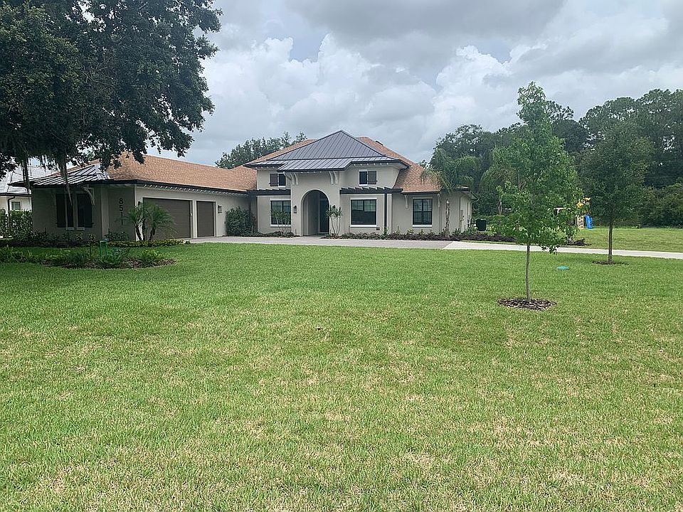 1st image of 8511 Loch Dr