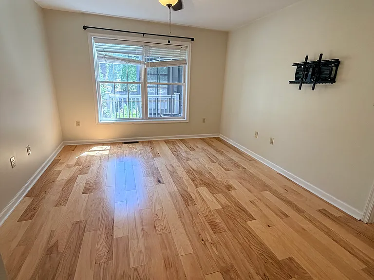 44 Marina Dr — Photo 9