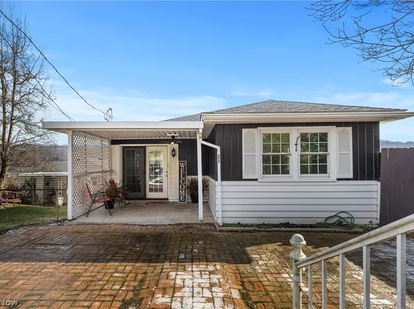 1408 N 9th St, Martins Ferry, OH 43935