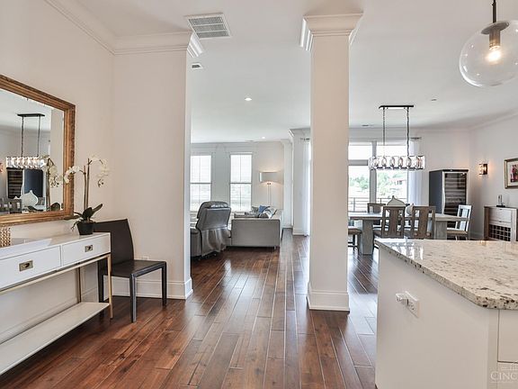 3rd image of 2770 Observatory Ave #308