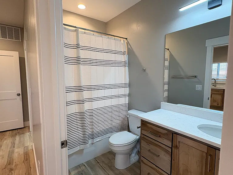 338 E Main St #4 — Photo 12
