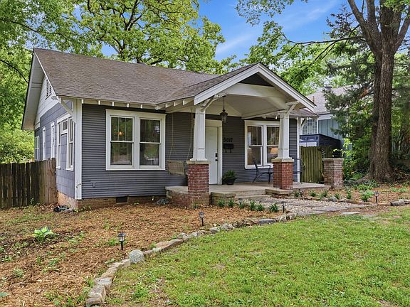 5th image of 5017 Woodlawn Dr