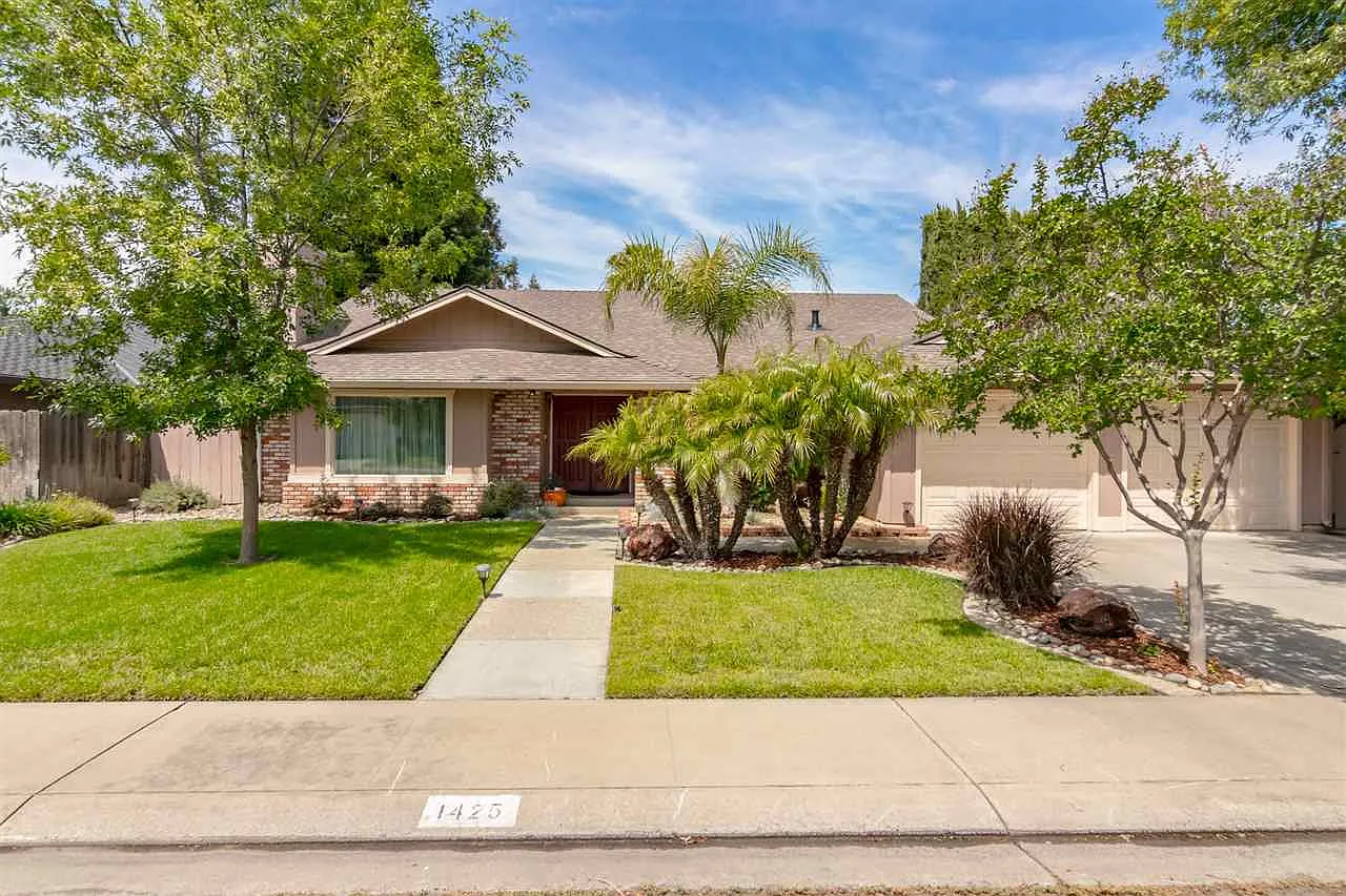 1425 Remington Pl photo 1