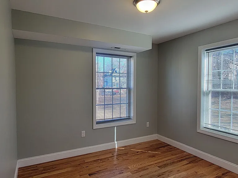 537 Winchester Ave — Photo 14