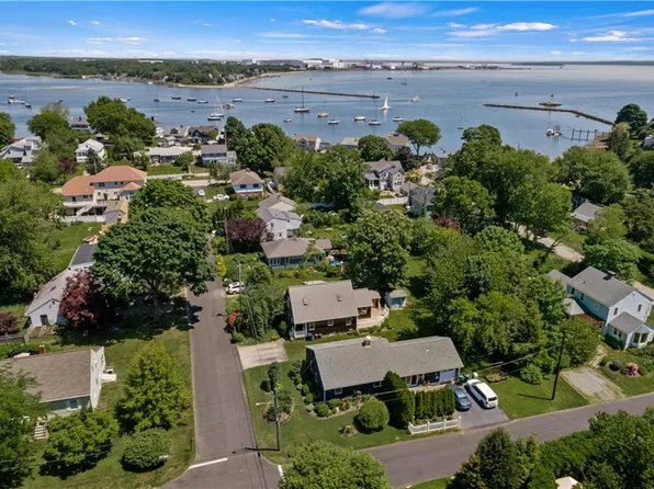 32 Lawton Ave, North Kingstown, RI 02852