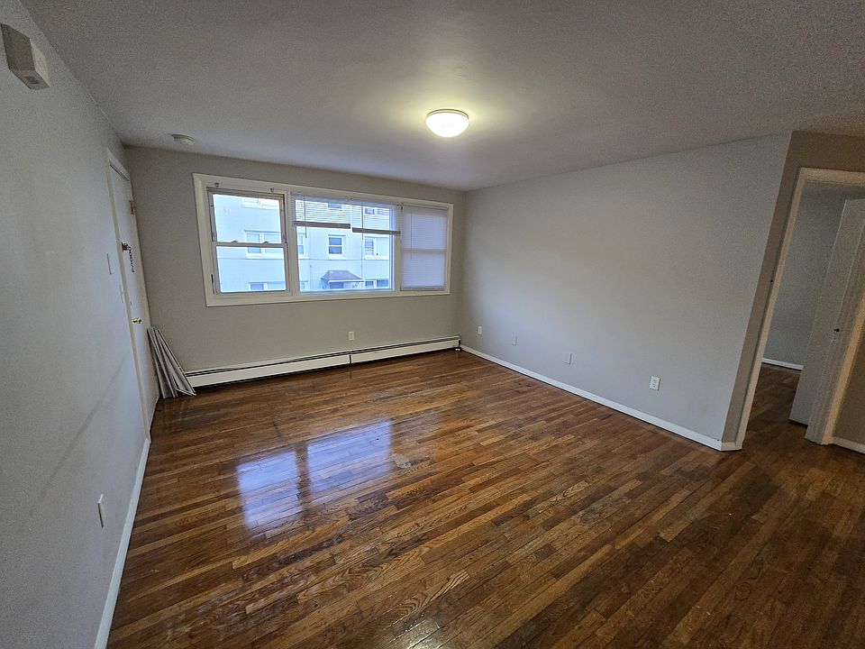 1st image of 321 Quinnipiac Ave #7D