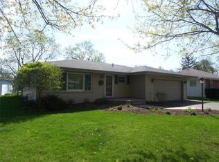 443 Linn Ave, Crystal Lake, IL 60014