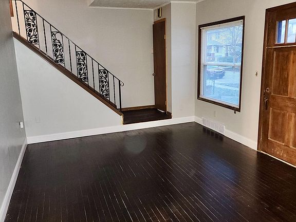 Entrance & living room