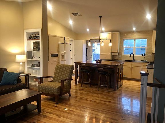 4th image of 636 W Aspen Ct