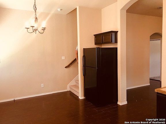 4th image of 308 Rosalie Dr