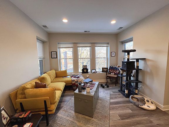 5th image of 3603 W Ainslie St #2S