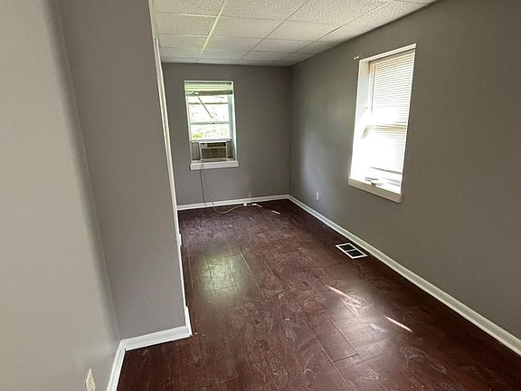 3rd image of 194 Ellison St #194