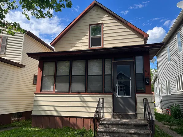 223 9th St S, Virginia, MN 55792