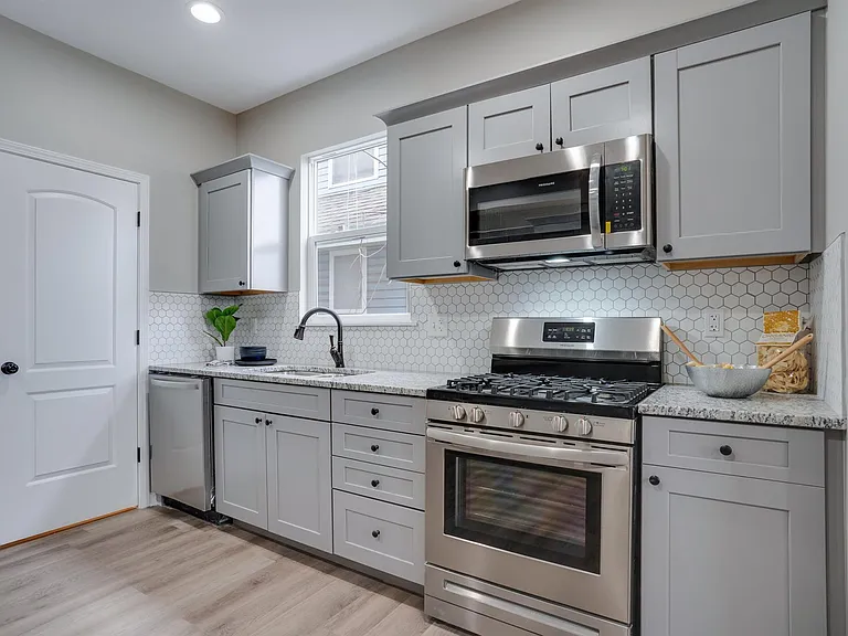 293 W Park Ave — Photo 9