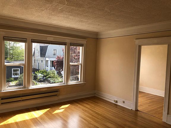 2nd image of 309 18th Ave E #204