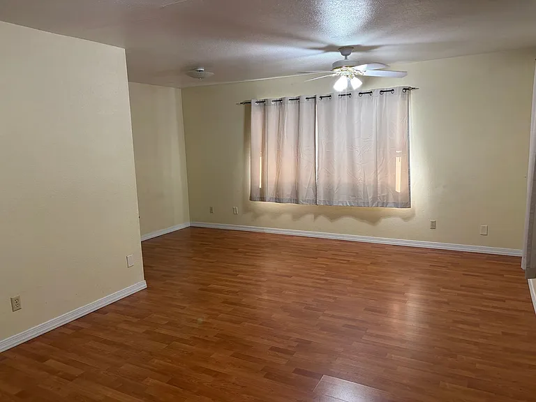 1944 Acoma Blvd W — Photo 13