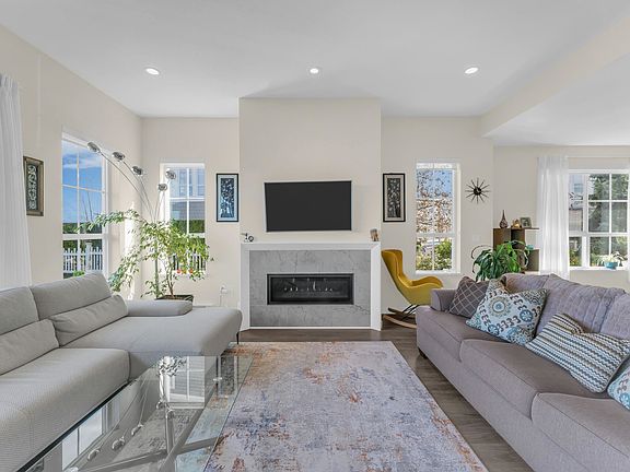 4th image of 5551 Admiral Way #12B