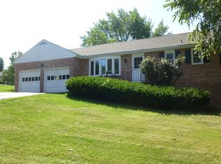 112 Bomberger Rd, Akron, PA 17501