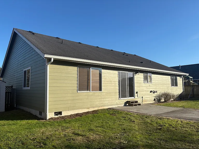 SW Juniper Ave — Photo 16