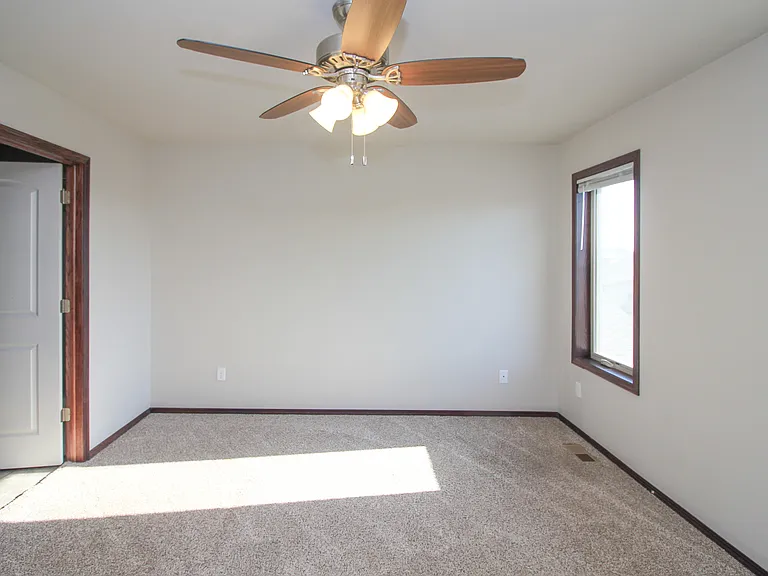 1013 Tanner Ct — Photo 7