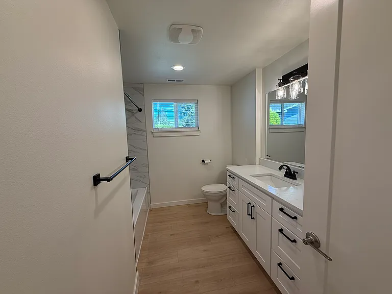 721 Iva Ln NE — Photo 24