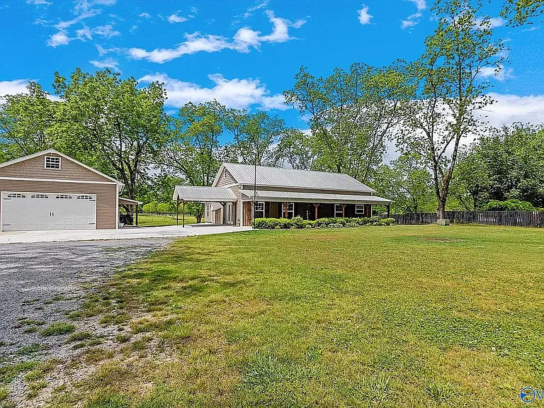 3498 Turnpike Rd — Photo 1