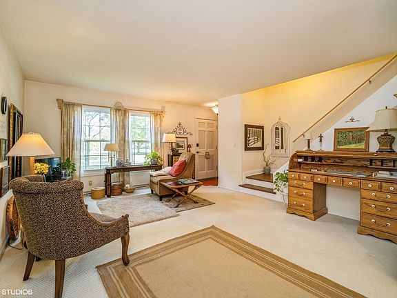 4th image of 825 Country Club Dr APT E