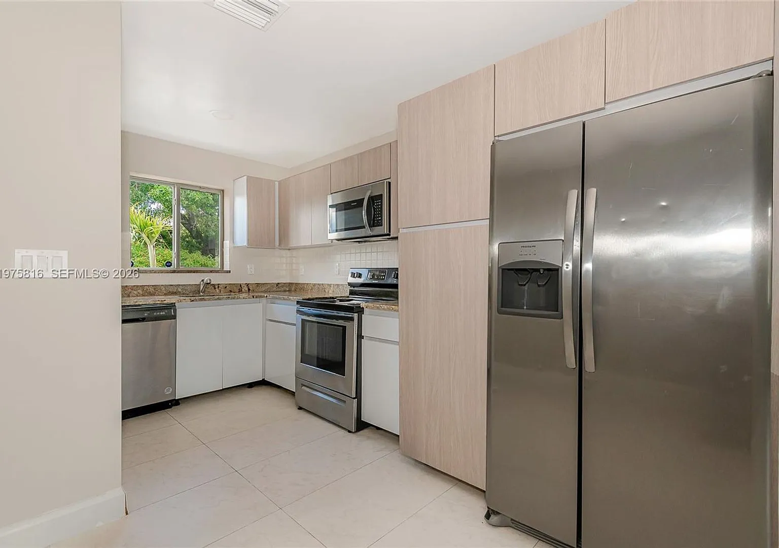 813 NW 3rd Avenue 813, Fort Lauderdale, FL 33311 — Photo 1