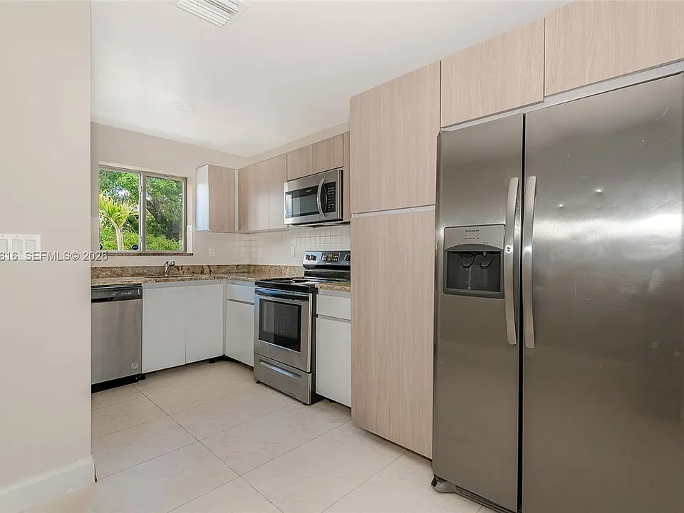 813 NW 3rd Ave #813