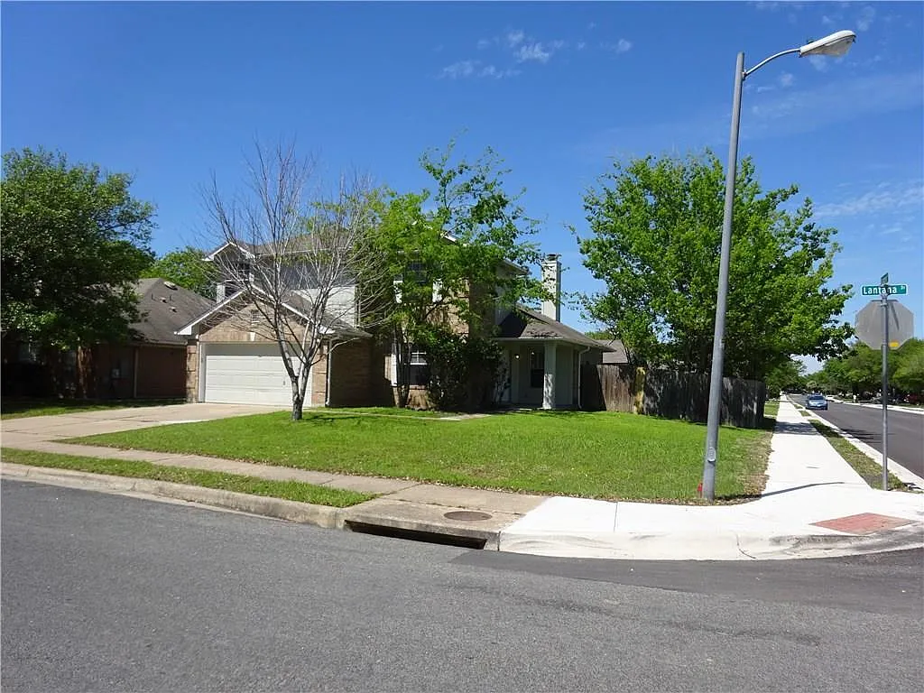 Building Photo - 1908 Lantana Dr